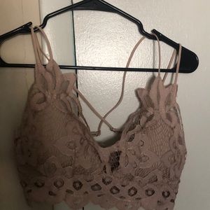 Dark pink lace bra, dupe for free people..........